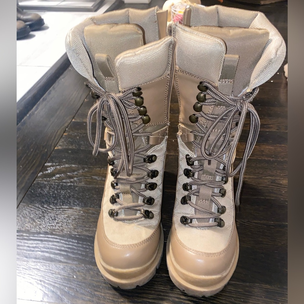 Size 7 Jeffery Campbell boot